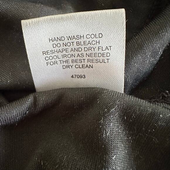 Romeo + Juliet
Crushed Velvet Dress with Sheer Back and Incredible Detail - Picture 15 of 15